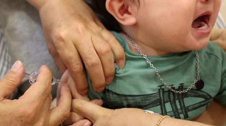 Νέα Υόρκη: Τέλος τα ανεμβολίαστα παιδιά σε δημόσιους χώρους