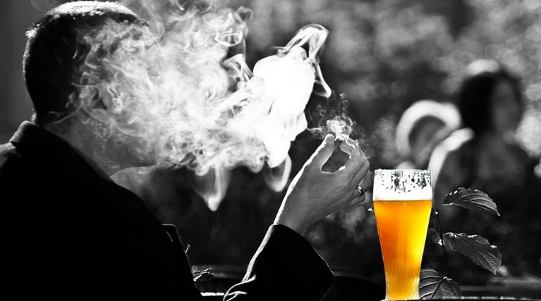 ΣτΕ:  'Κόβεται' το κάπνισμα σε καζίνο και κέντρα διασκέδασης