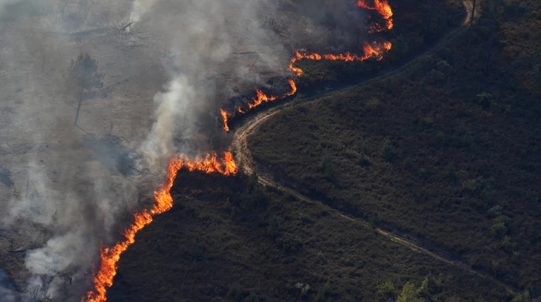 Πορτογαλία-Ισπανία: Δασικές πυρκαγιές από τις ασυνήθοστες καιρικές συνθήκες