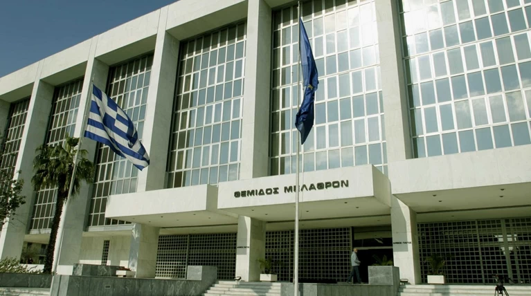 Στο στόχαστρο 70 δάνεια σε στελέχη συγκεκριμένης τράπεζας