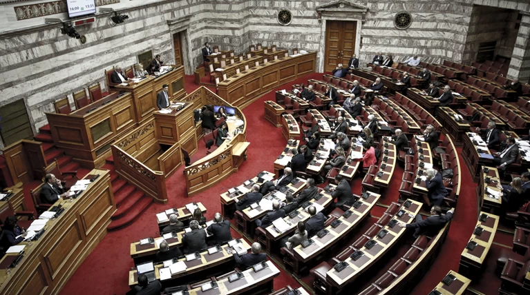 Βροχή δικογραφιών στη Βουλή- Και του Στουρνάρα εναντίον Πολάκη