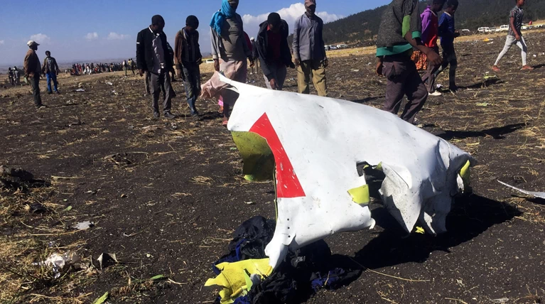 WSJ: «Mίλησαν» τα μαύρα κουτιά του Boeing 737 MAX 8 της Ethiopian Airlines