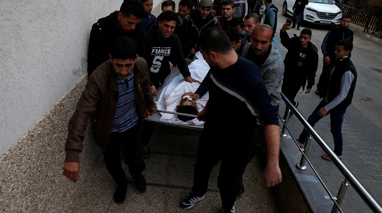 Νεκρός από ισραηλινά πυρά 20χρονος παλαιστίνιος στη Γάζα