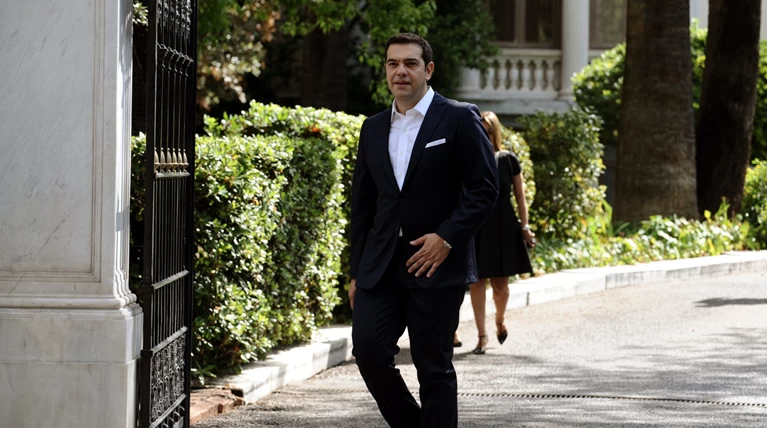 Τσίπρας: "Ναι σε συντάξεις χηρείας & 120 δόσεις, όχι στα αναδρομικα"