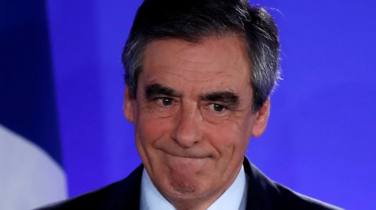 Παραπομπή σε δίκη του Φρανσουά Φιγιόν και της συζύγου του