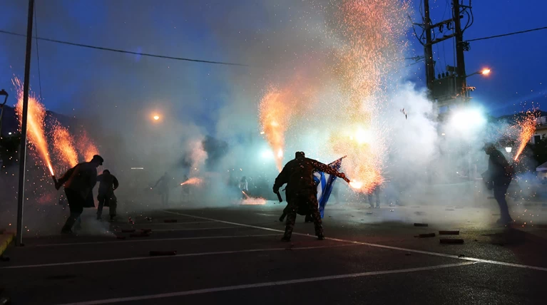 Ελεύθεροι οι 7 συλληφθέντες για την τραγωδία στον σαϊτοπόλεμο