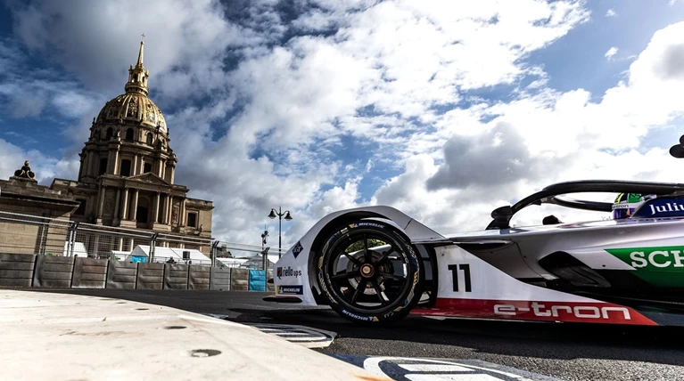 Ο Ρόμπιν Φρίινς με Audi e-tron FE05 νικητής στο E-Prix στο Παρίσι