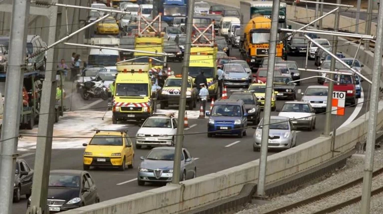 Σφοδρή καραμπόλα στη Βασ. Σοφίας με τέσσερις τραυματίες