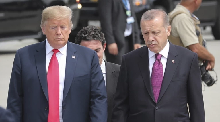 Bloomberg: Τρία πακέτα κυρώσεων κατά της Τουρκίας εξετάζουν οι ΗΠΑ