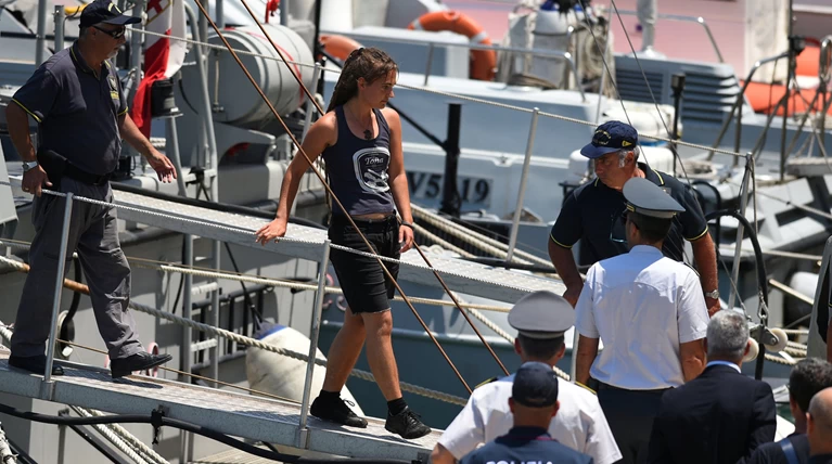 Sea Watch: Αναβλήθηκε για αύριο η έκδοση απόφασης για την Κάρολα Ράκετε