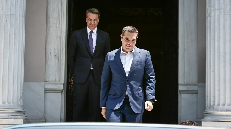 Νέος πρωθυπουργός o Mητσοτάκης, αλλαγή σκυτάλης στο Μαξίμου