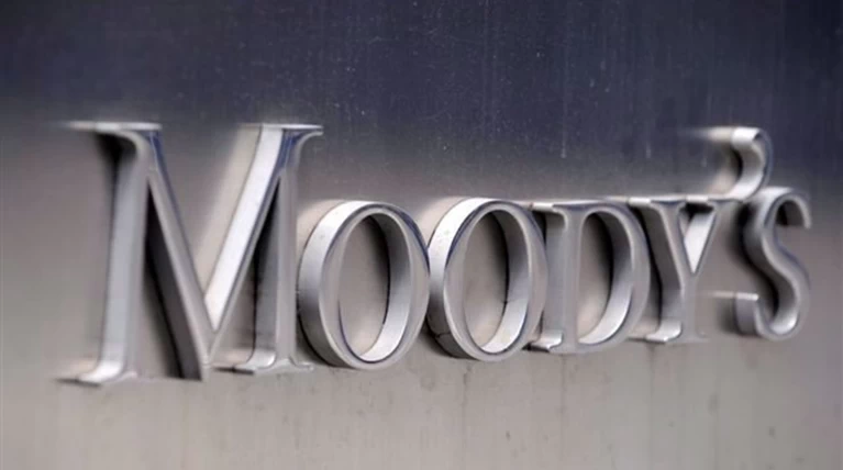 Moody’s: Αναβάθμισε σε θετικό το οutlook των καταθέσεων ελληνικών τραπεζών