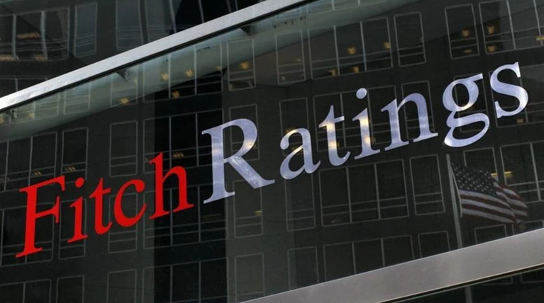 Ο οίκος Fitch υποβάθμισε το αξιόχρεο τουρκικών τραπεζών