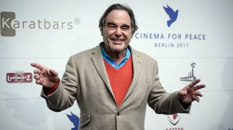 Το 2020 θα κυκλοφορήσουν τα απομνημονεύματα του Όλιβερ Στόουν