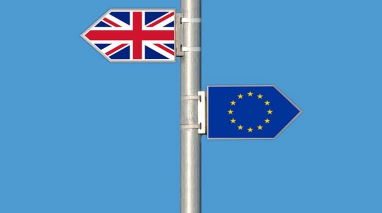Το σκληρό Brexit εγείρει το ζήτημα της ένωσης της Ιρλανδίας