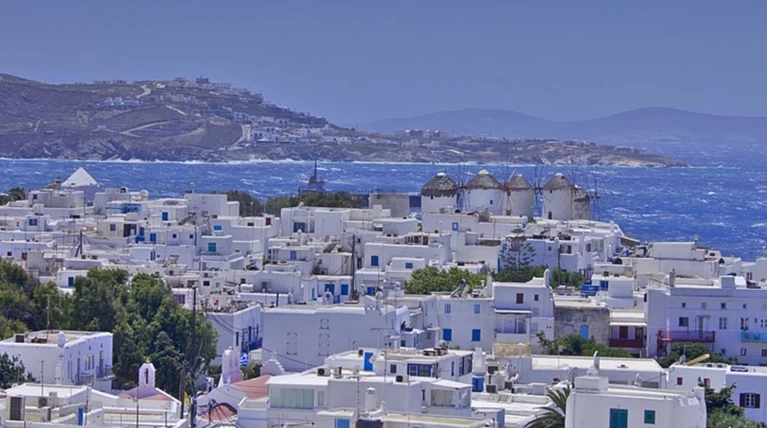 Διάρρηξη σε βίλλα στη Μύκονο με λεία χιλιάδες ευρώ