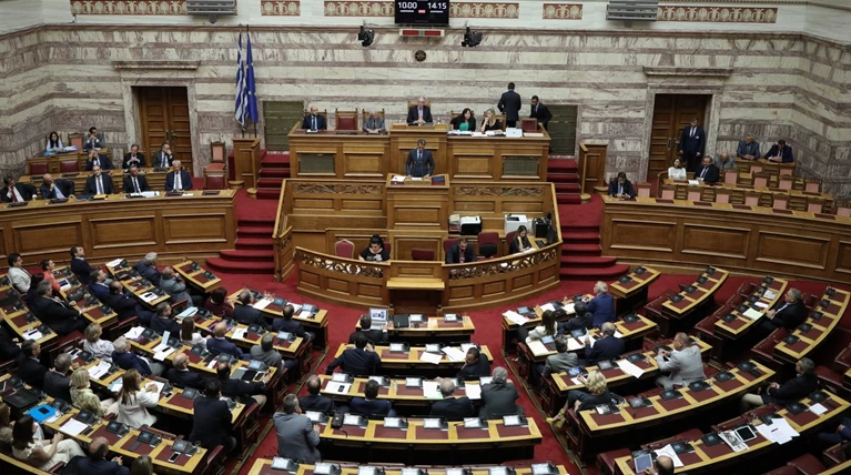Ψηφίστηκε με ευρεία πλειοψηφία το φορολογικό νομοσχέδιο