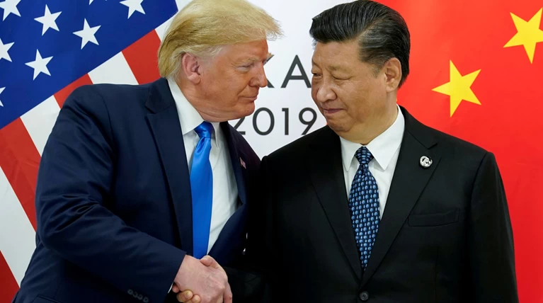 Eμπορικός πόλεμος ΗΠΑ-Κίνας: Ο Τραμπ επιμένει για την Huawei