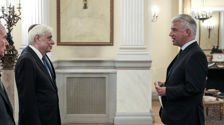 Ο νέος πρέσβης της Γερμανίας συστήνεται με βίντεο στην Αθήνα