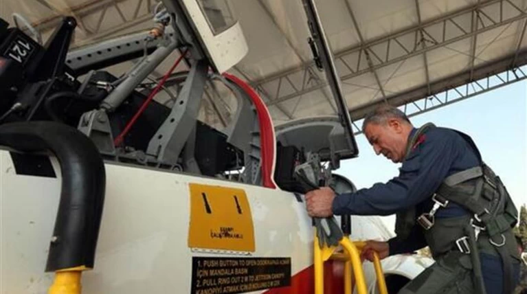 Χουριέτ: Ο Ακάρ πέταξε πάνω από το Αιγαίο - Διαψεύδει το ΥΕΘΑ