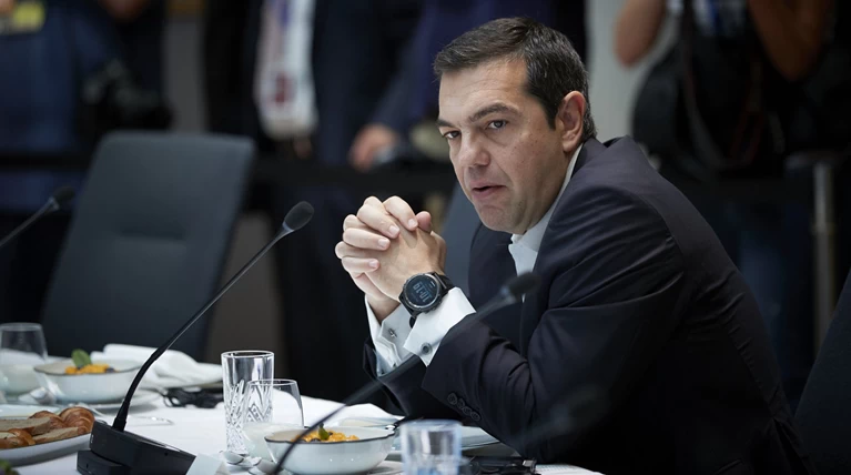 Τσίπρας για Γλυπτά: Αφελής πρωτοβουλία του κ. Μητσοτάκη