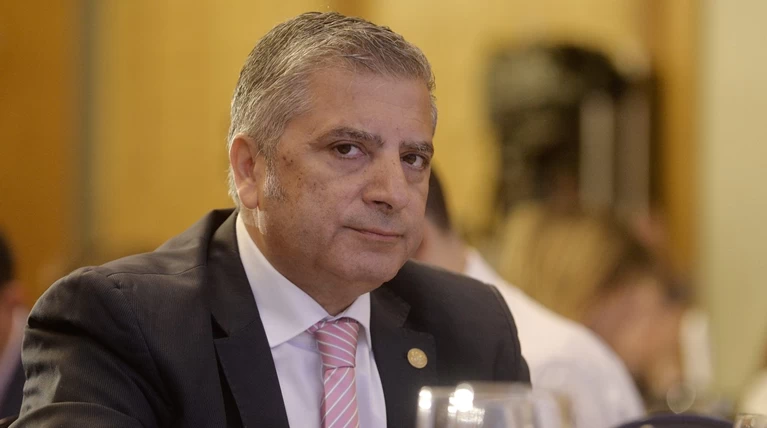 Κόντρα Πατούλη - υπαλλήλων της Περιφέρειας με το «καλημέρα»