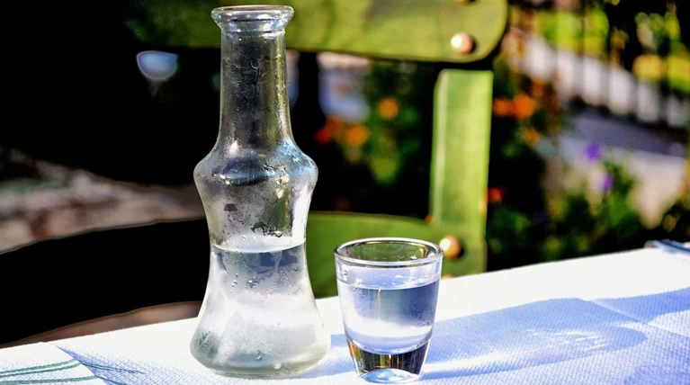 Χωρίς εμπορευματικό οχηματαγωγό η Λέσβος- Κίνδυνος για το ούζο