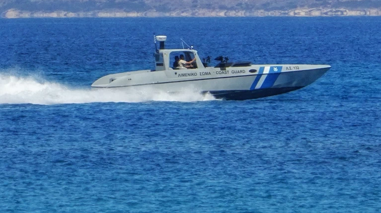 Καταδίωξη διακινητή από το Λιμενικό στο Ακρωτήρι Πράσσου Σάμου