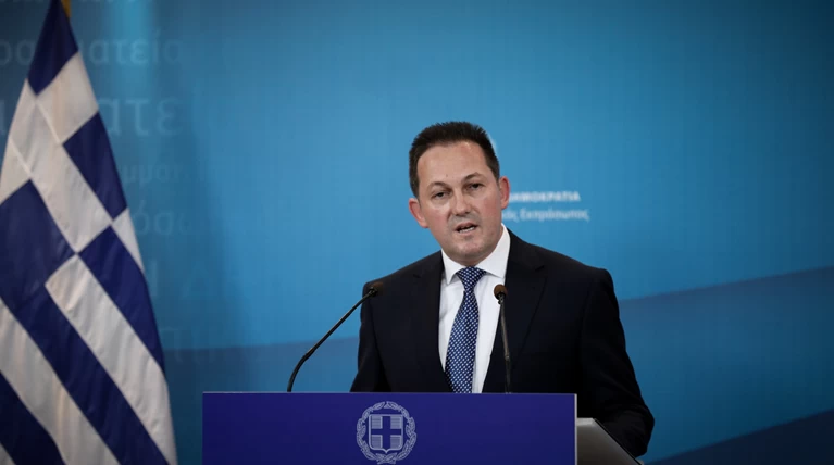 Πέτσας: Τέλος σε εισφορά αλληλεγγύης & τέλος επιτηδεύματος έως το 2023