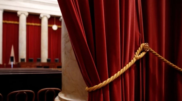 200 προσωπικότητες καταδικάζουν τις πολιτικά υποκινούμενες δίκες