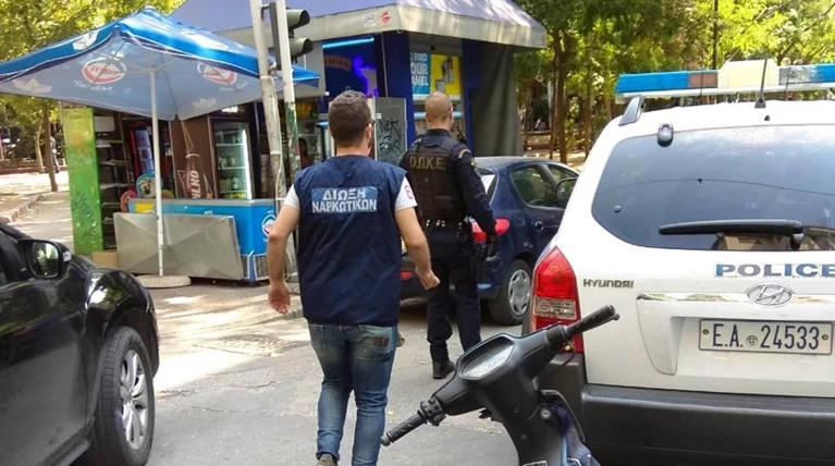 Νέα επιχείρηση της Δίωξης Ναρκωτικών στην πλατεία Εξαρχείων-Οκτώ προσαγωγές