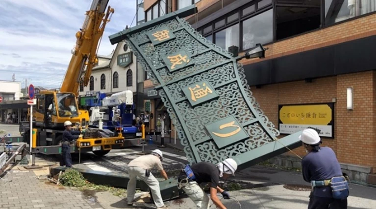 Ισχυρός τυφώνας έπληξε το Τόκιο, μια γυναίκα νεκρή