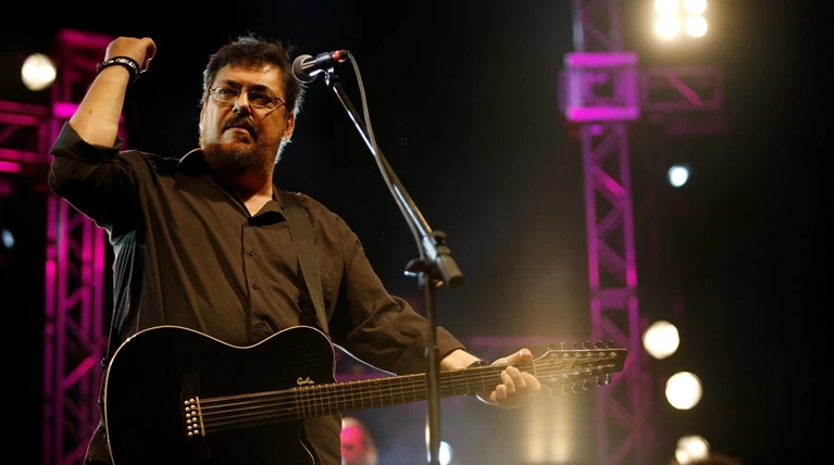 Λαυρέντης Μαχαιρίτσας (1956 - 2019) : Ο τραγουδοποιός μιας ολόκληρης γενιάς