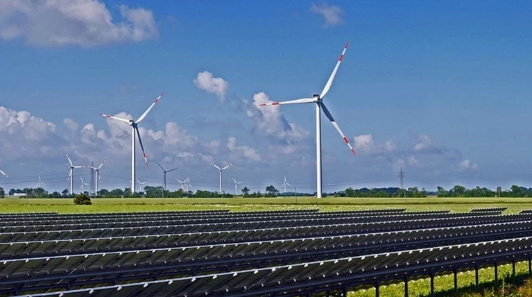 ΥΠΕΝ: Πιο φιλόδοξοι στόχοι για τις ανανεώσιμες πηγές ενέργειας