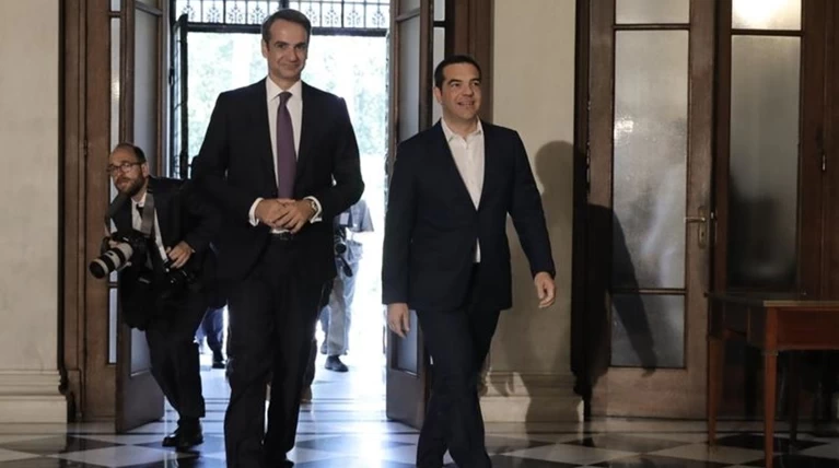 Σκληρό πόκερ για συνταγματική αναθεώρηση, εκλογικό νόμο & ΠτΔ