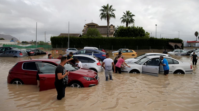Στους τέσσερις οι νεκροί από τις καταρρακτώδεις βροχές στη ΝΑ Ισπανία