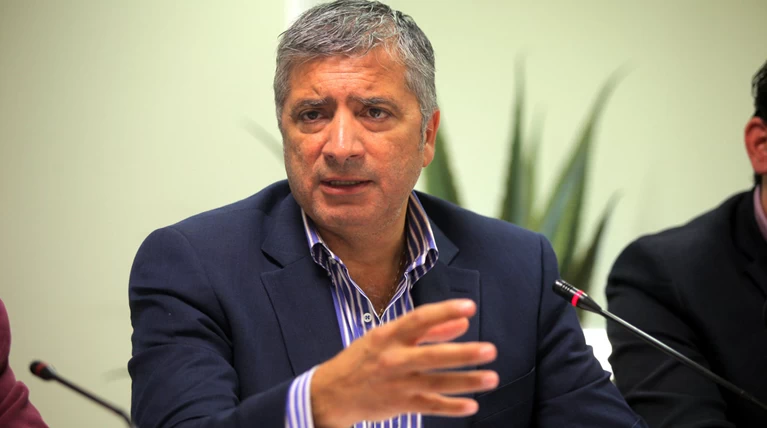 Πατούλης: Τέλος οι διαφημιστικές αφίσες σε κεντρικούς δρόμους