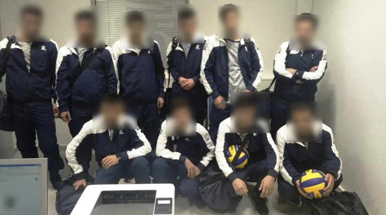 Προσπάθησαν να φύγουν από το αεροδρόμιο ντυμένοι αθλητές