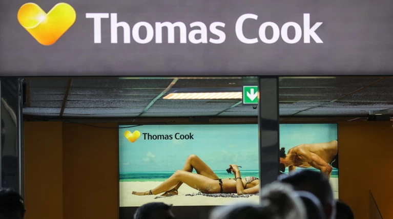 Εγκλωβισμένοι 50.000 τουρίστες στην Ελλάδα λόγω χρεοκοπίας της Thomas Cook