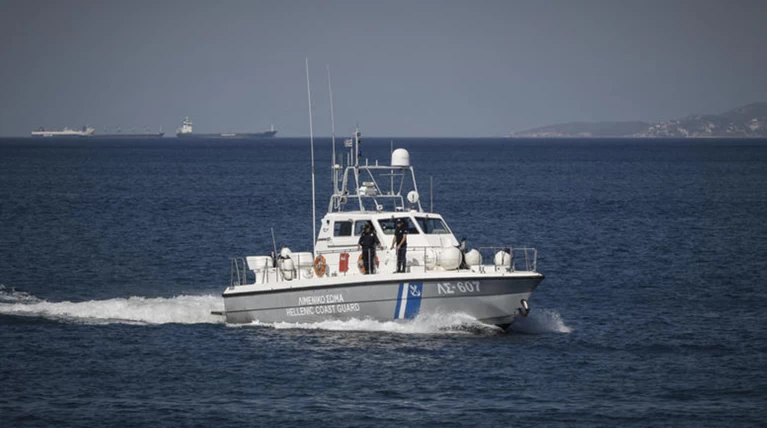 Ακυβέρνητο ιστιοφόρο με 42 μετανάστες 70 ναυτικά μίλια ανοιχτά της Ζακύνθου