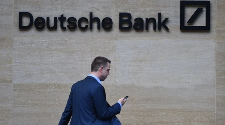 Deutsche Bank για ανάπτυξη: 'Ο ουρανός έχει σκοτεινιάσει'
