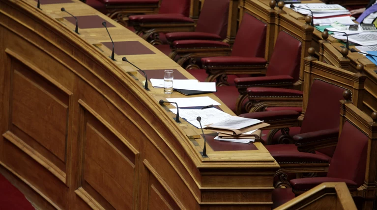 Νομοσχέδιο -Υγεία: Αντικαπνιστικός, φάρμακα, ενίσχυση του ΕΚΑΒ