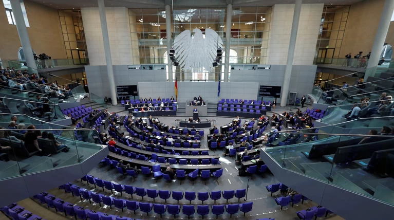 Η Bundestag ψηφίζει για ενταξιακές διαπραγματεύσεις Β. Μακεδονίας, Αλβανίας