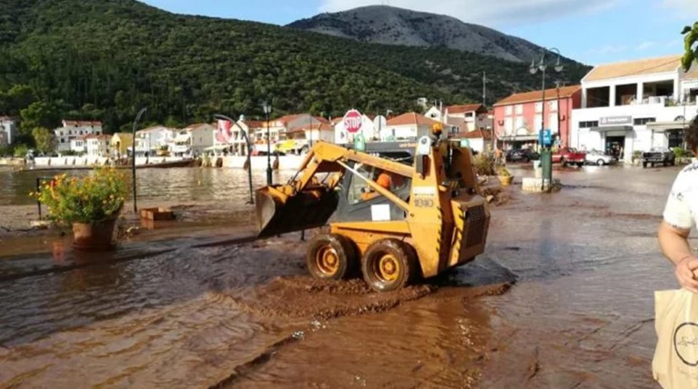 Πλημμύρες & καταστροφές σε Κεφαλονιά, Τρίκαλα και Ιθάκη