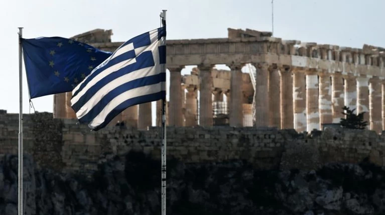 Ο οίκος DBRS αναβάθμισε την τάση του αξιόχρεου της Ελλάδας