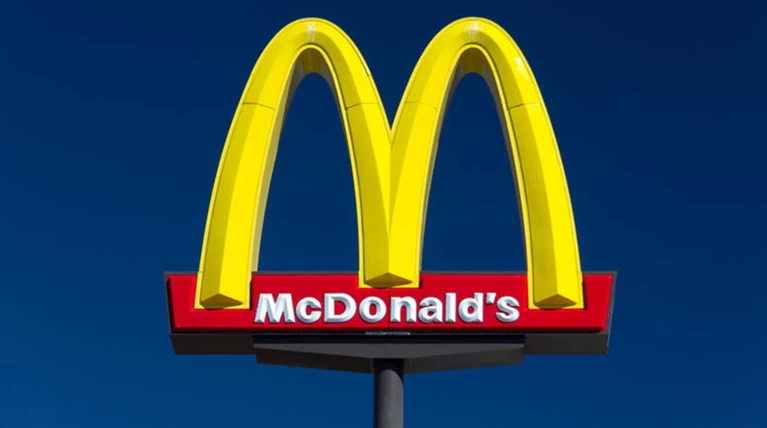 Τα McDonald's απέλυσαν CEO λόγω σχέσης του με υπάλληλο
