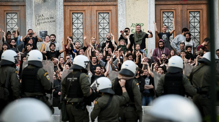 Σε τεντωμένο σχοινί η πολιτική αντιπαράθεση μετά την ΑΣΟΕΕ