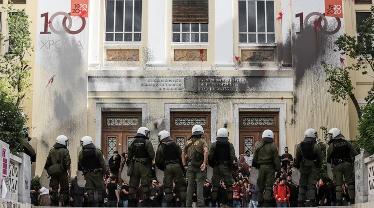 Ποινική δίωξη στον φοιτητή για τα επεισόδια στην ΑΣΟΕΕ