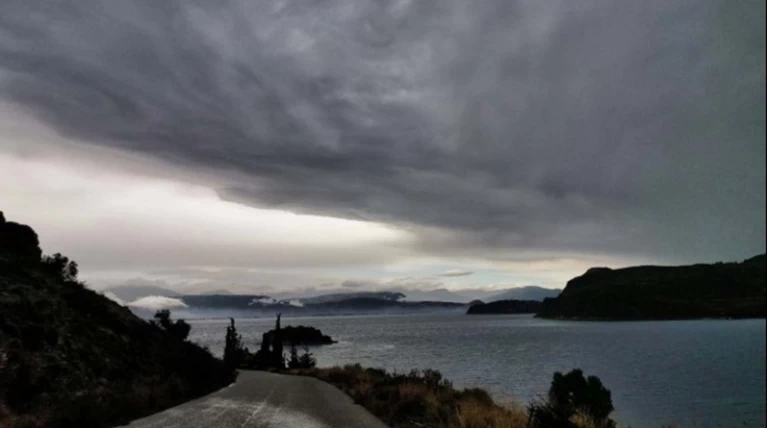 Στο «μάτι» της κακοκαιρίας: Πού θα ΄«χτυπήσει» τις επόμενες ώρες