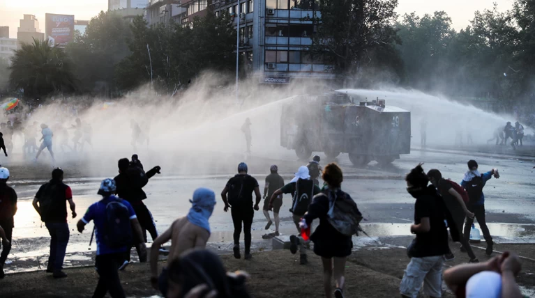 Χάους συνέχεια στη Χιλή - Στους 22 οι νεκροί (φωτό)